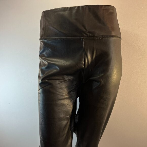 7 For All Mankind Women's Black Vegan Leather Leggings - Size 3X - NWT - Picture 4 of 5